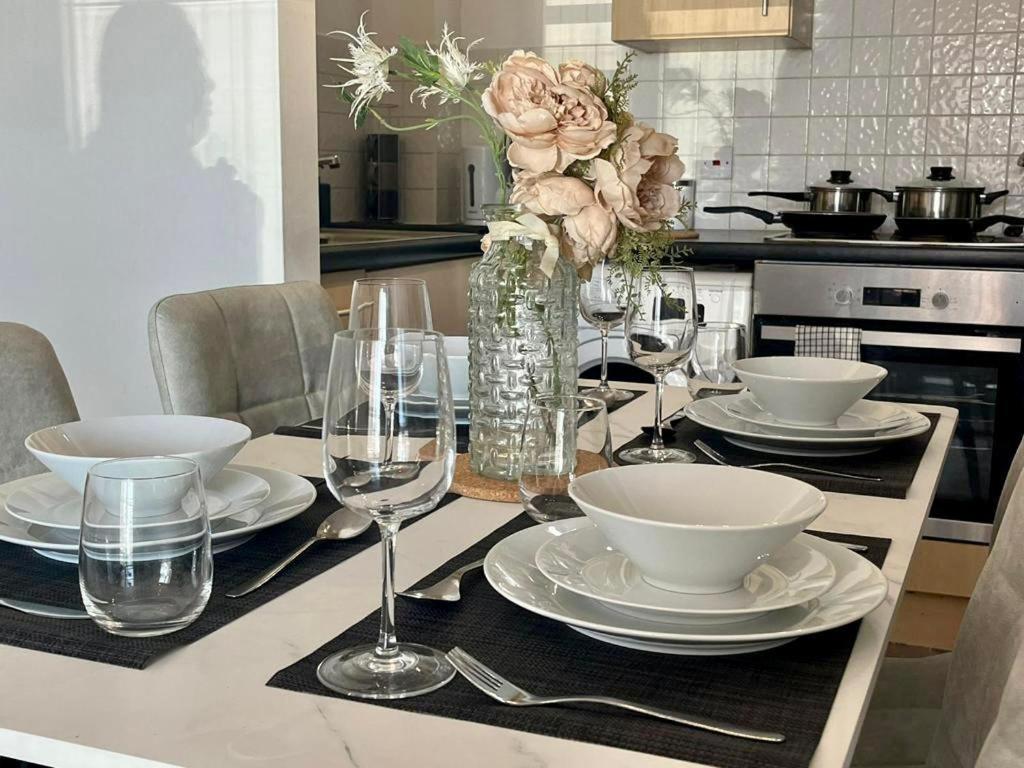 Luxury 02 Academy City Centre 2 Bed Apartment Mailbox Bullring Leisure & Families 버밍엄 외부 사진
